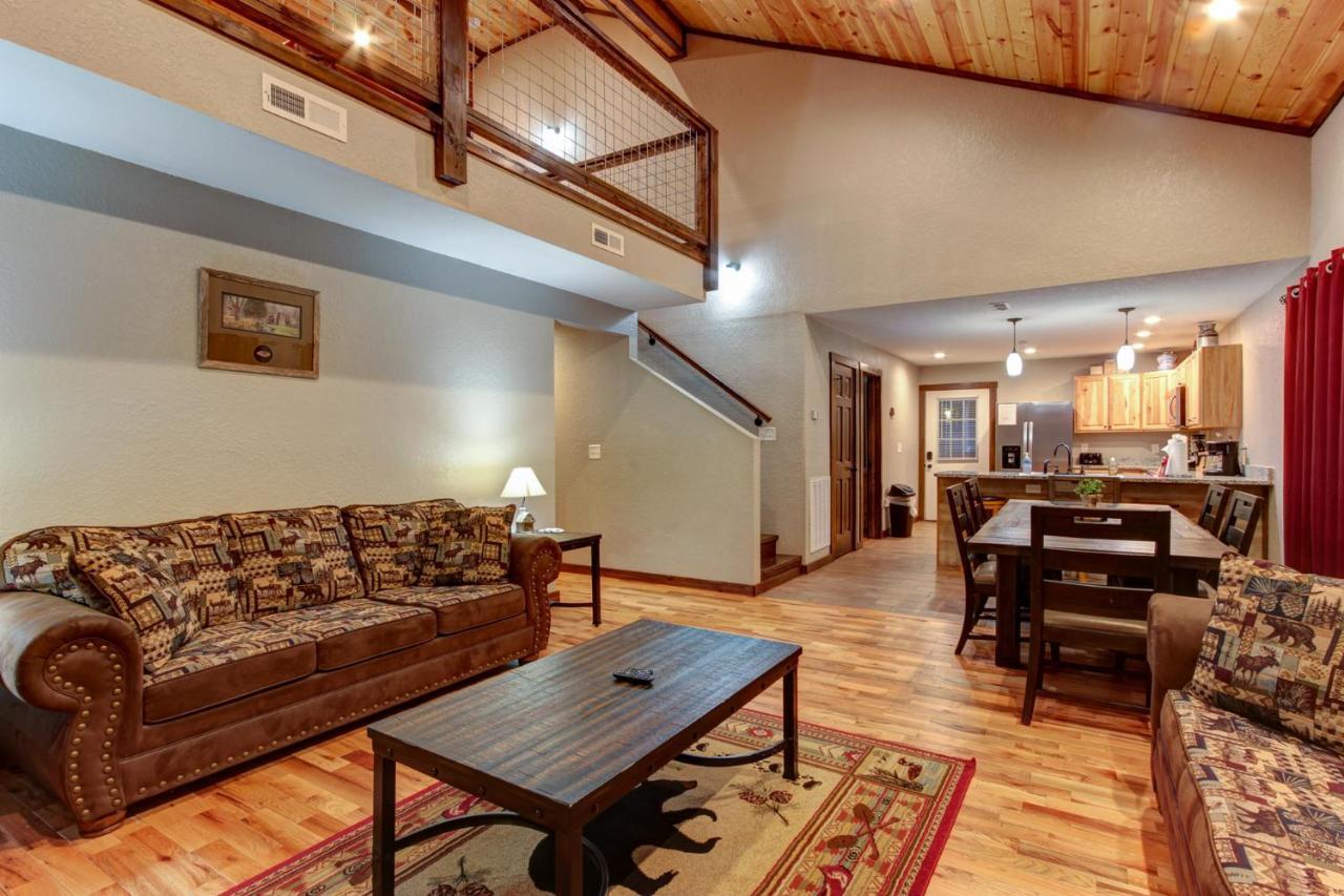 3 Master Bedrooms - Sleeps 10 - Location - Game Room - Hot Tub Pigeon Forge Exterior foto